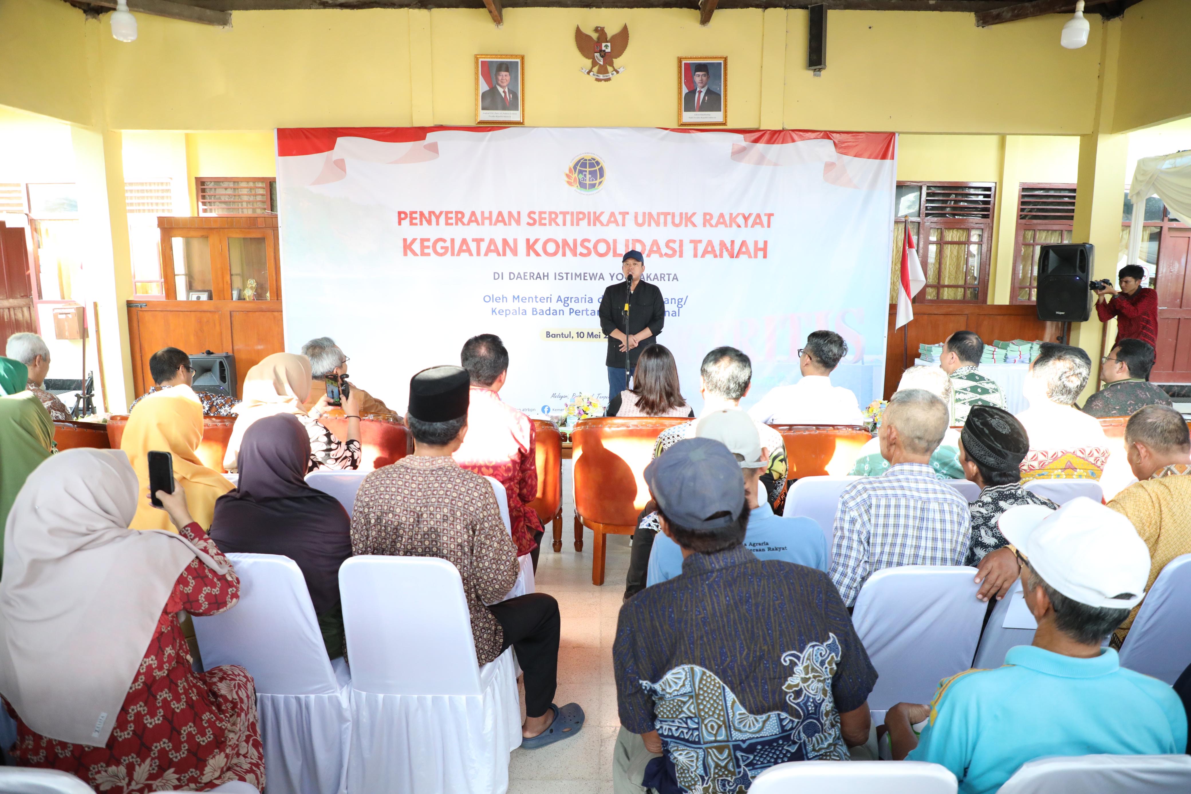 Menteri ATR/Kepala BPN Harapkan Warga Parangtritis Manfaatkan Tanah untuk Masa Depan Keluarga